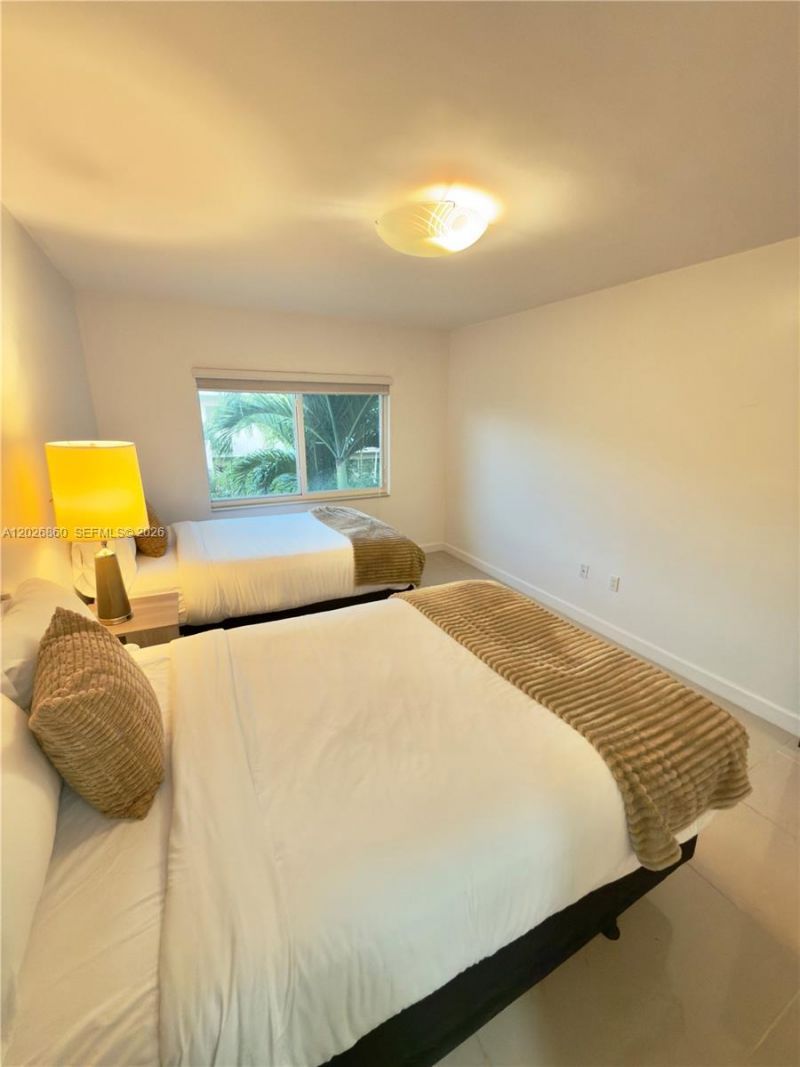 1043 94th St , Unit 4, Bay Harbor Islands, FL 33154 Photo