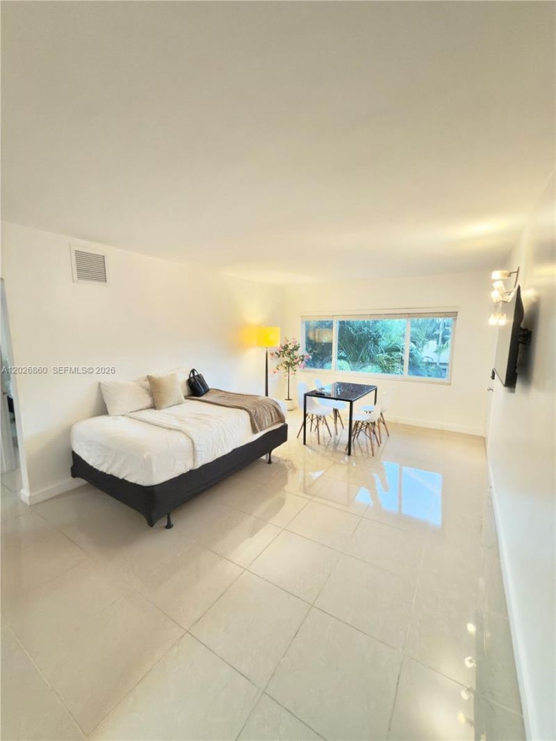 1043 94th St , Unit 4, Bay Harbor Islands, FL 33154 Photo