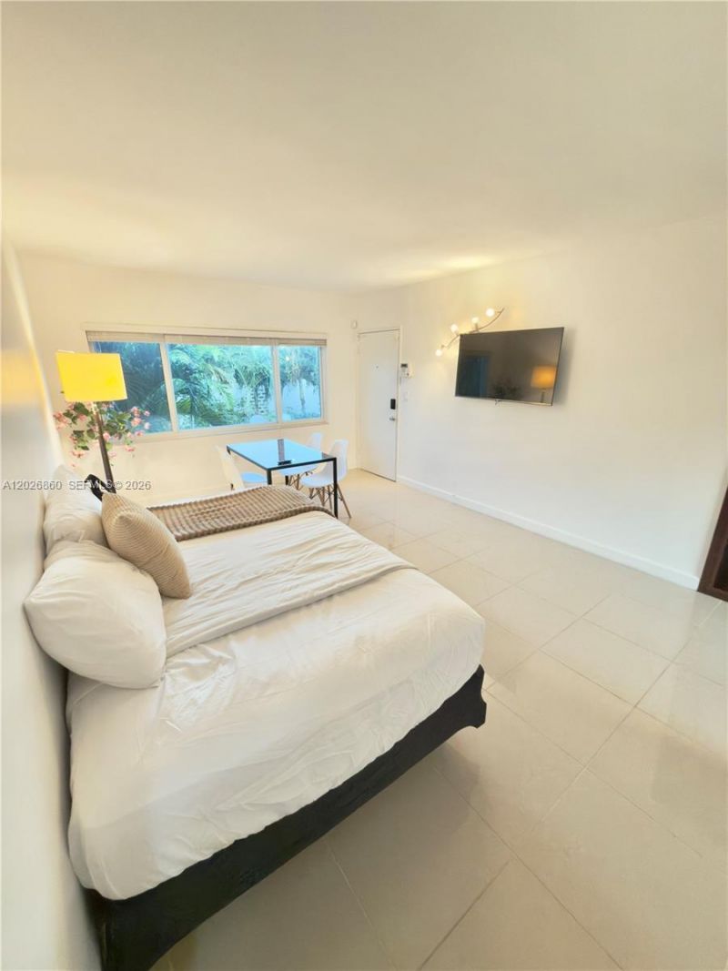 1043 94th St , Unit 4, Bay Harbor Islands, FL 33154 Photo