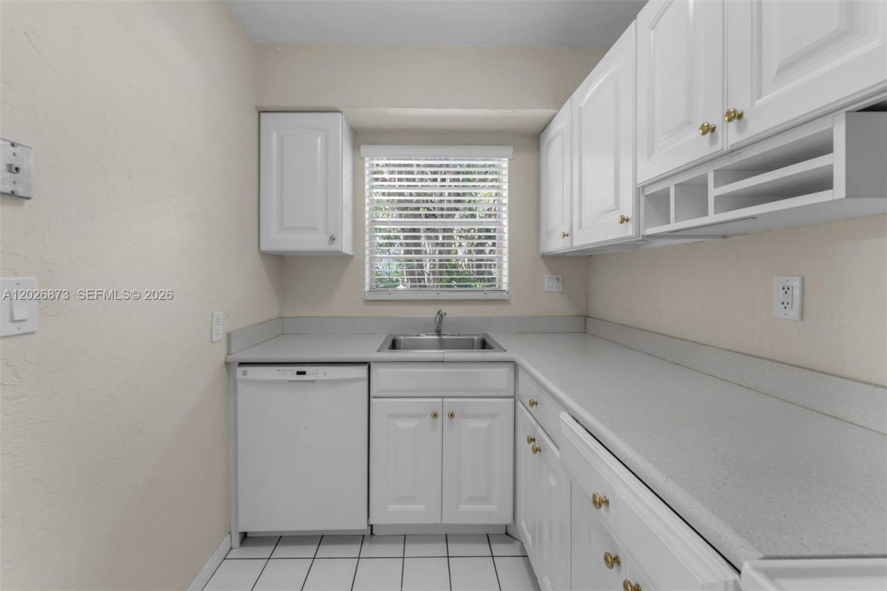 5590 SW 78th St, Unit 133B, Miami, FL 33143 Photo