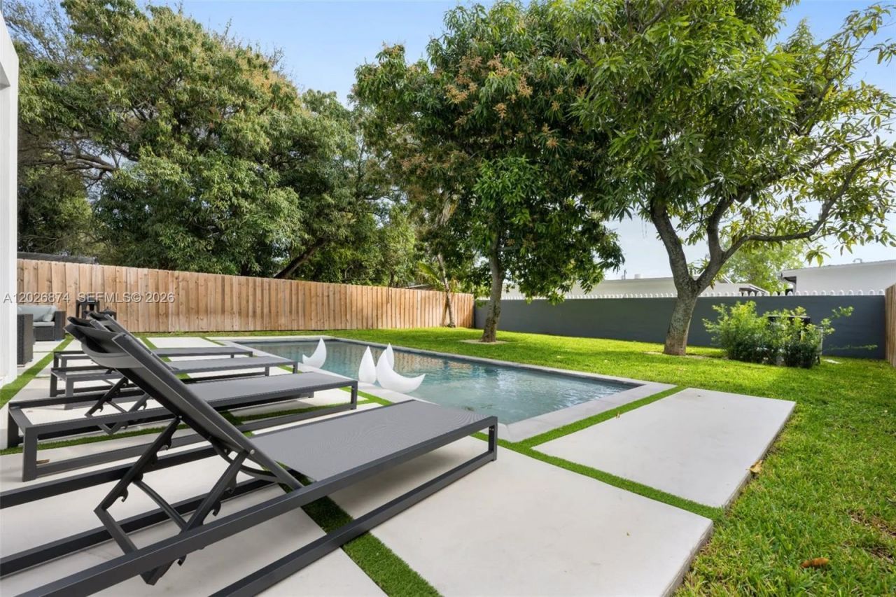 80 NW 45th St , Miami, FL 33127 Photo