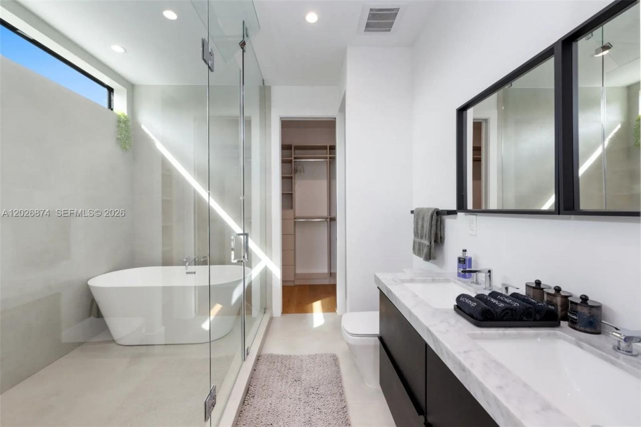 80 NW 45th St , Miami, FL 33127 Photo