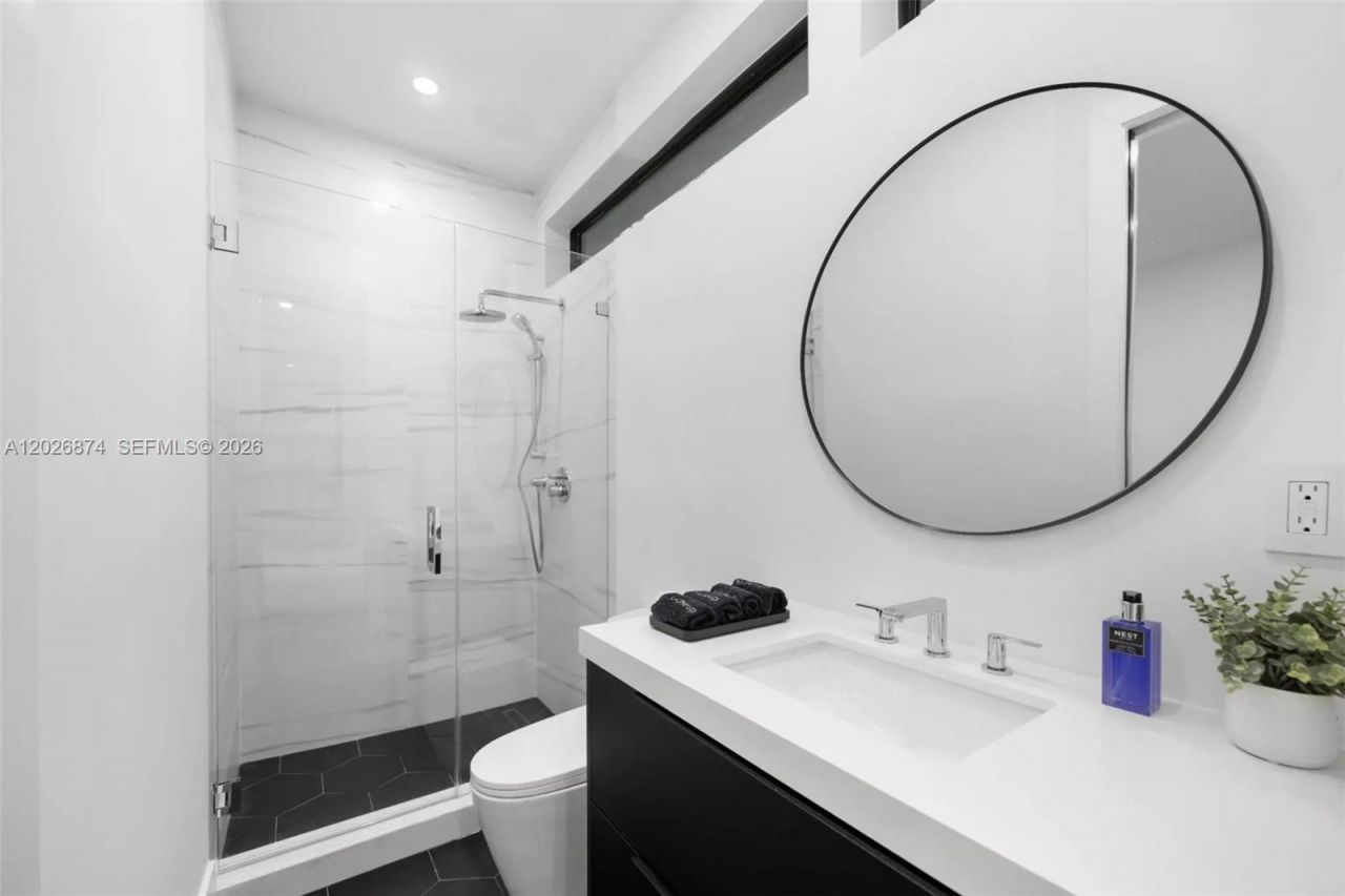 80 NW 45th St , Miami, FL 33127 Photo