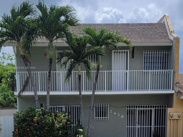 2438 SW 109th Ct , Miami, FL 33165