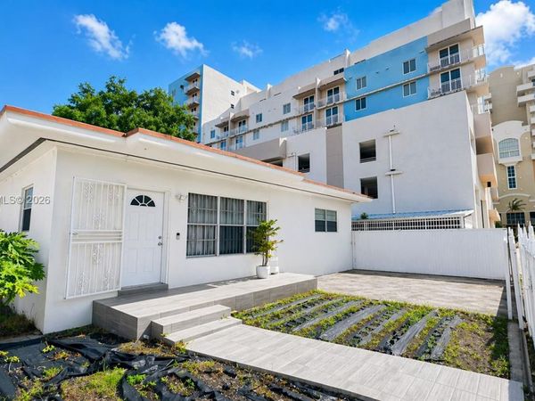 2727 SW 24th St , Miami, FL 33145