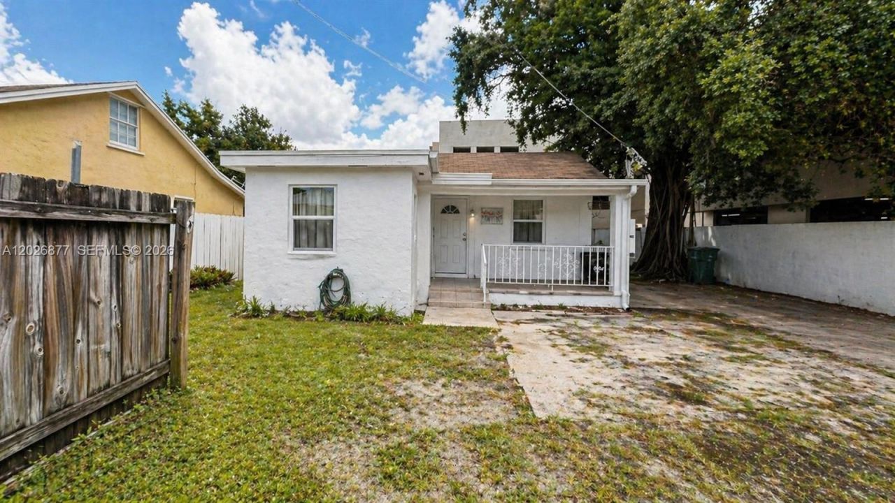 2727 SW 24th St , Miami, FL 33145 Photo