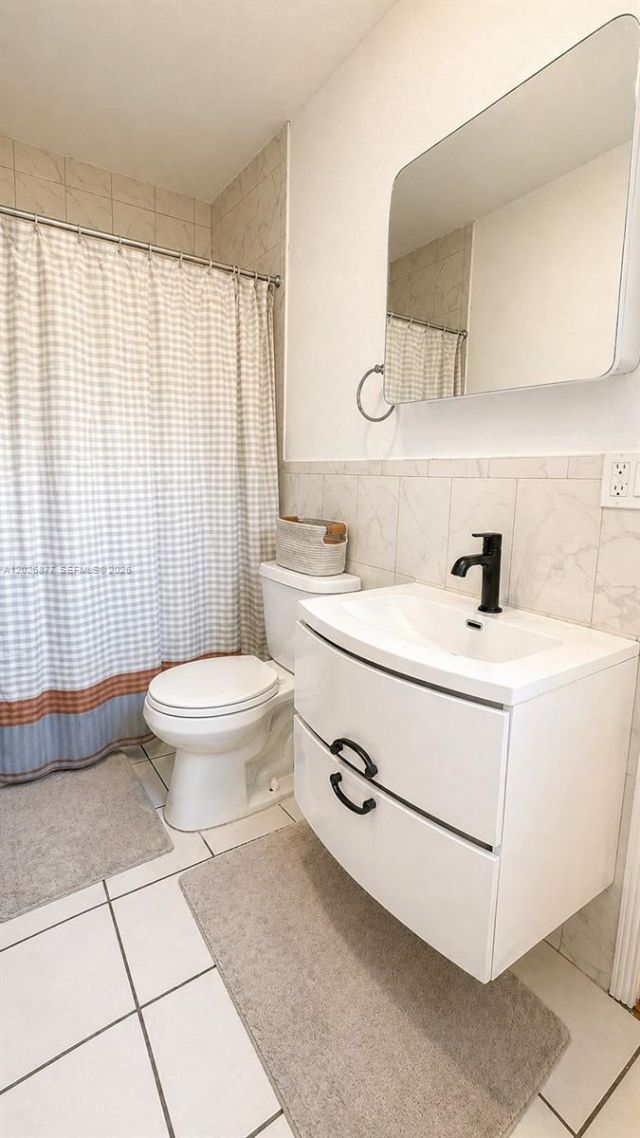 2727 SW 24th St , Miami, FL 33145 Photo