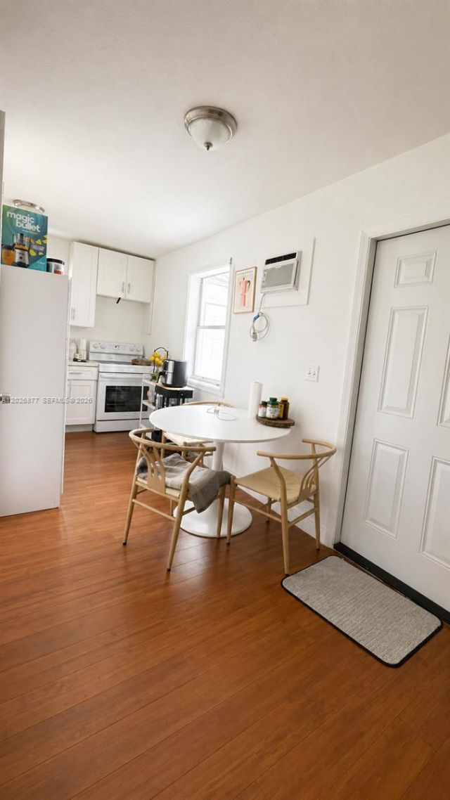 2727 SW 24th St , Miami, FL 33145 Photo