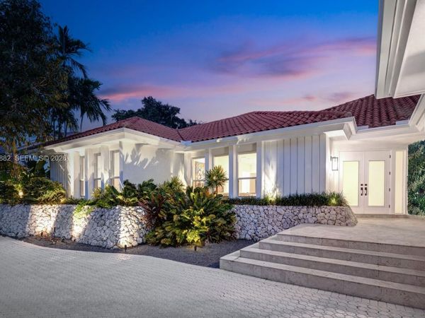 7155 E Lago Dr , Coral Gables, FL 33143