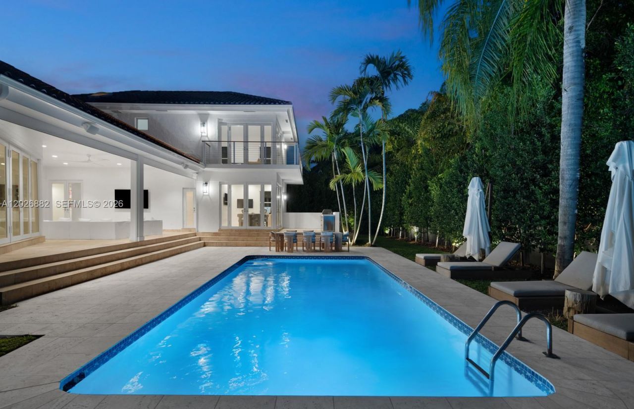 7155 E Lago Dr , Coral Gables, FL 33143 Photo