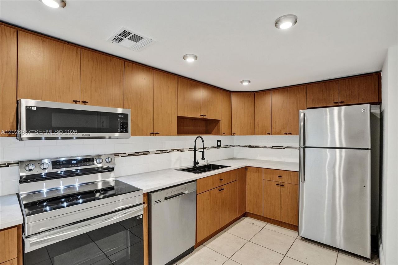 1800 Sans Souci Blvd , Unit 435, North Miami, FL 33181 Photo