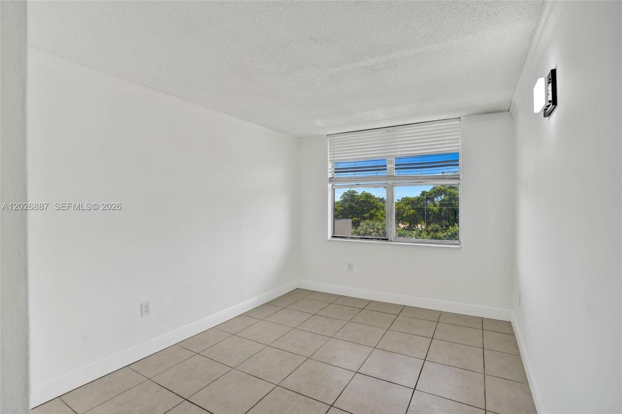 1800 Sans Souci Blvd , Unit 435, North Miami, FL 33181 Photo