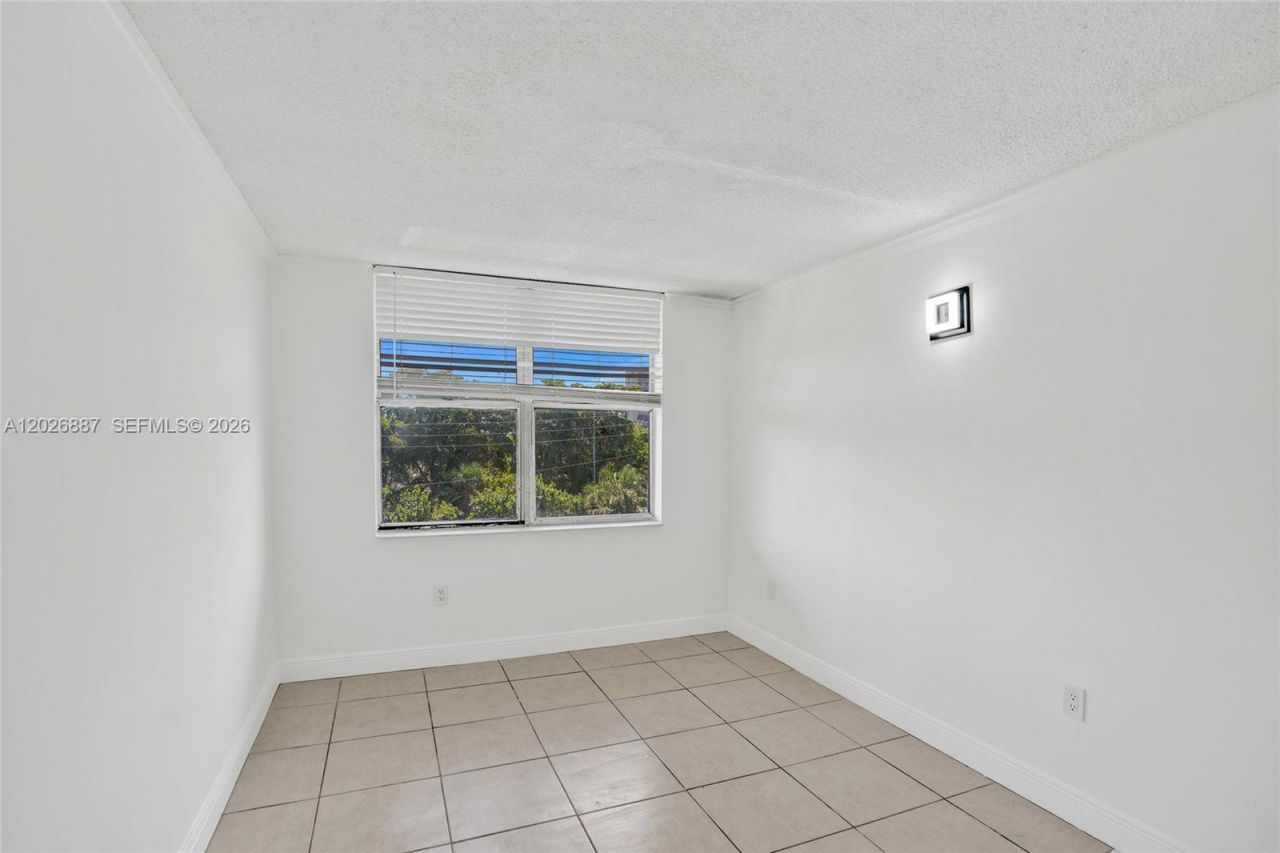 1800 Sans Souci Blvd , Unit 435, North Miami, FL 33181 Photo