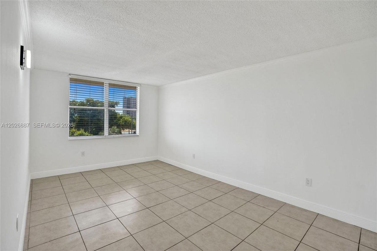 1800 Sans Souci Blvd , Unit 435, North Miami, FL 33181 Photo
