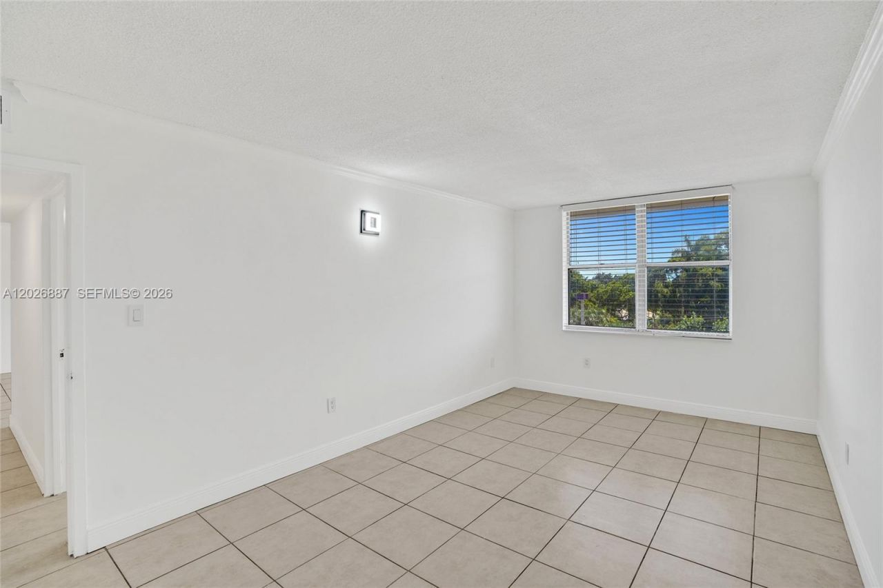 1800 Sans Souci Blvd , Unit 435, North Miami, FL 33181 Photo