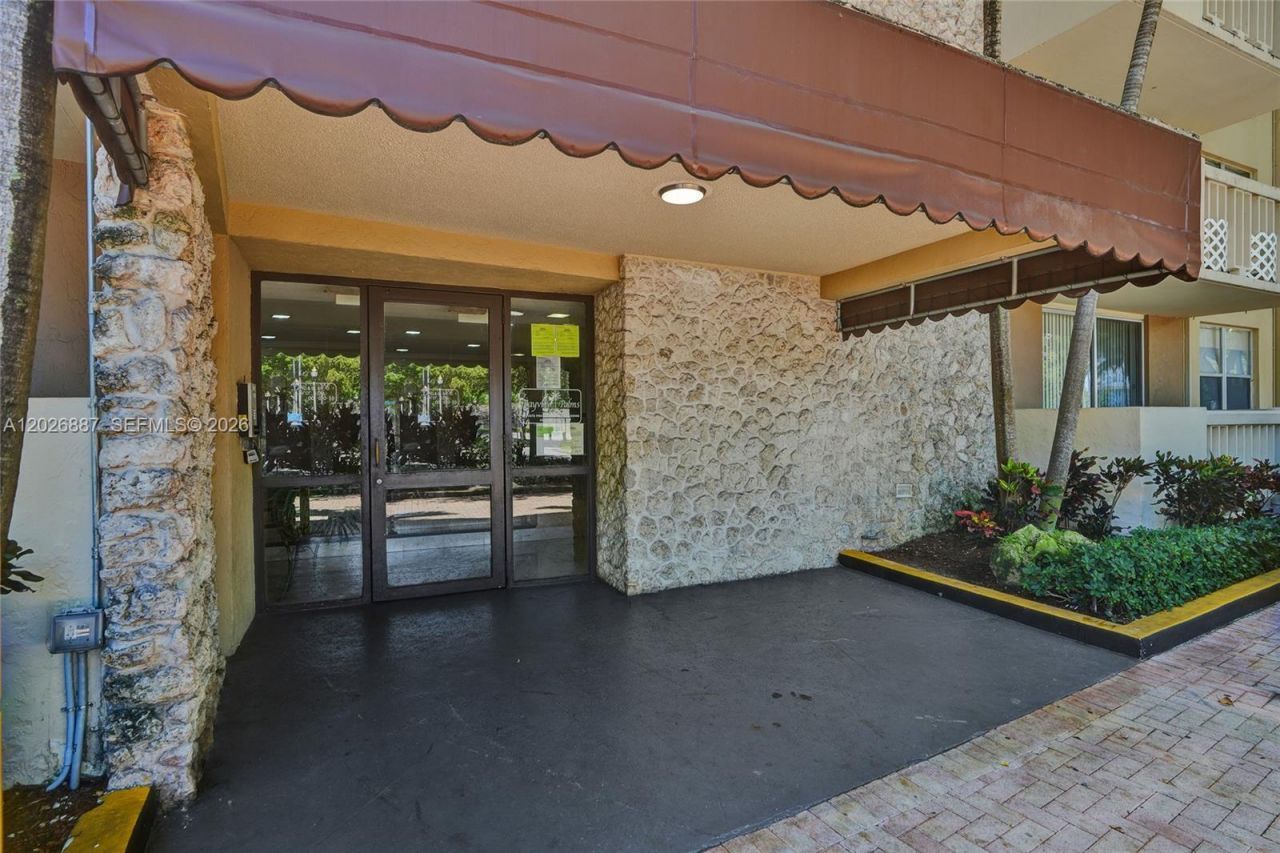 1800 Sans Souci Blvd , Unit 435, North Miami, FL 33181 Photo