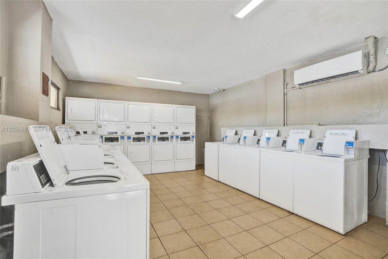 1800 Sans Souci Blvd , Unit 435, North Miami, FL 33181 Photo