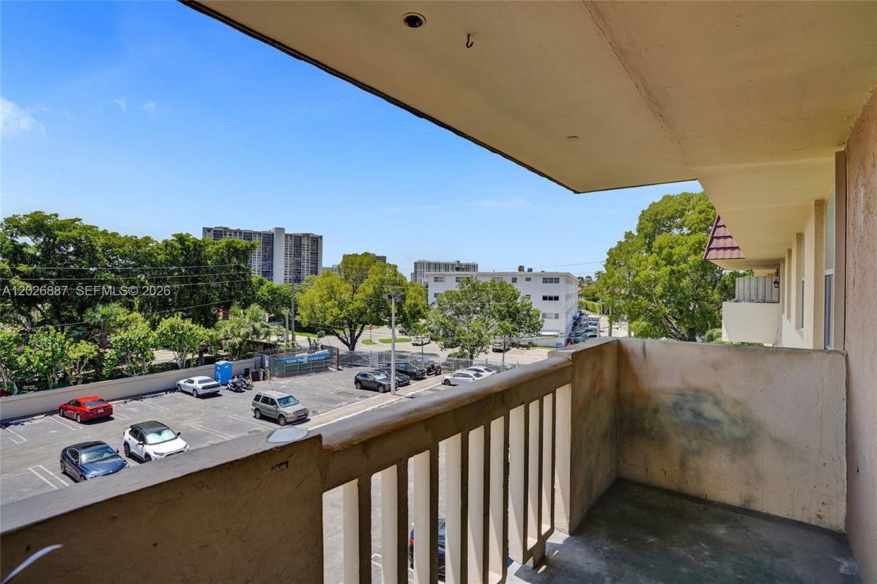 1800 Sans Souci Blvd , Unit 435, North Miami, FL 33181 Photo