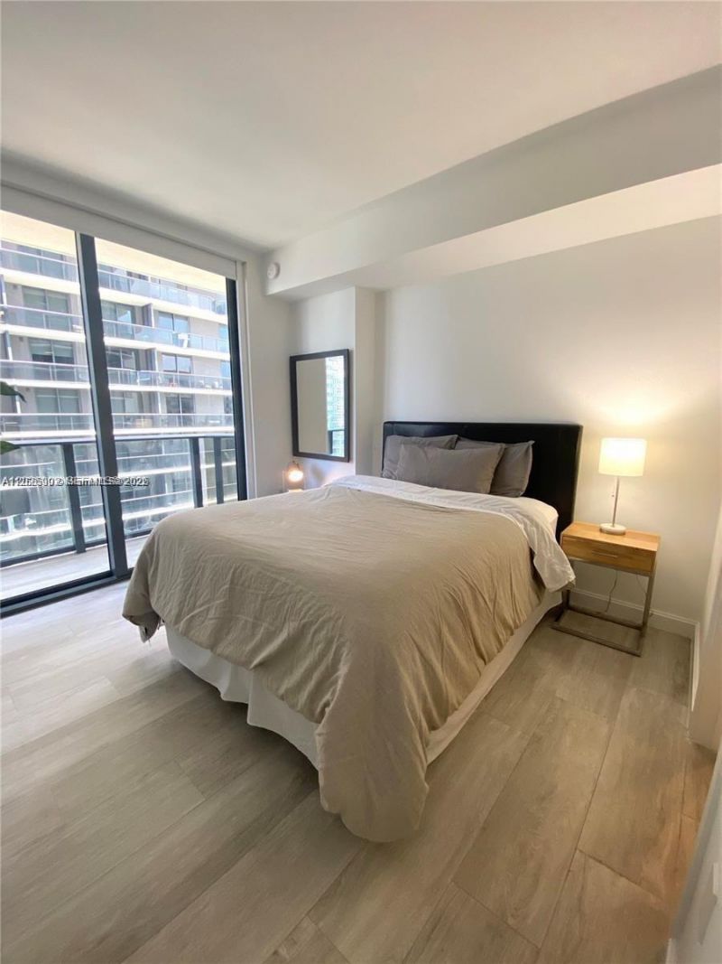 55 SW 9th St , Unit 3001, Miami, FL 33130 Photo