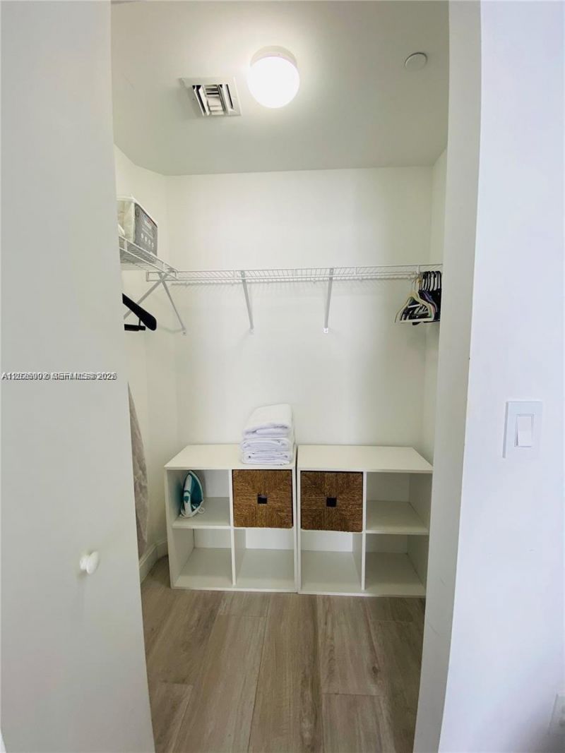 55 SW 9th St , Unit 3001, Miami, FL 33130 Photo