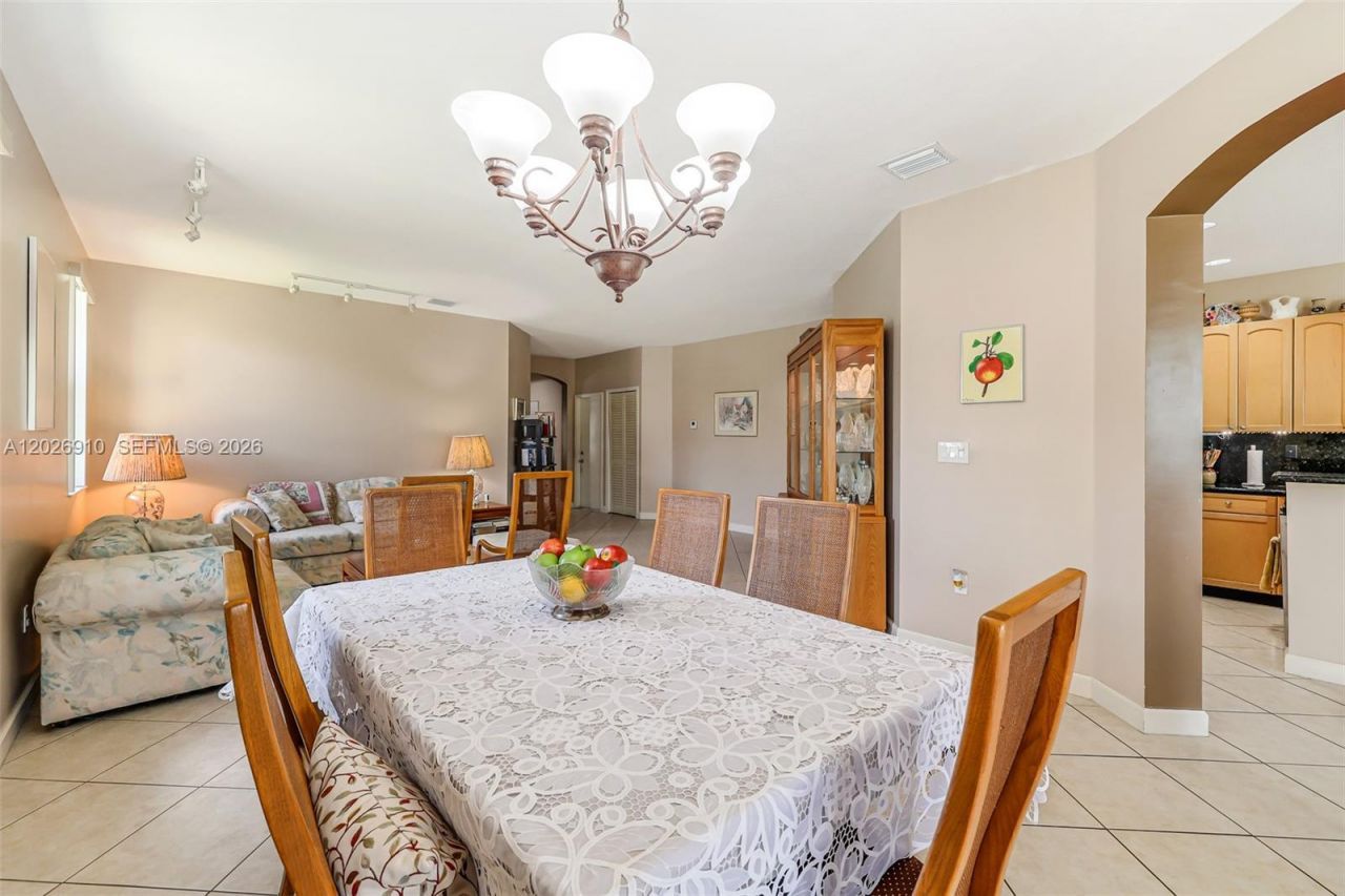 4402 SW 162nd Pl, Miami, FL 33185 Photo