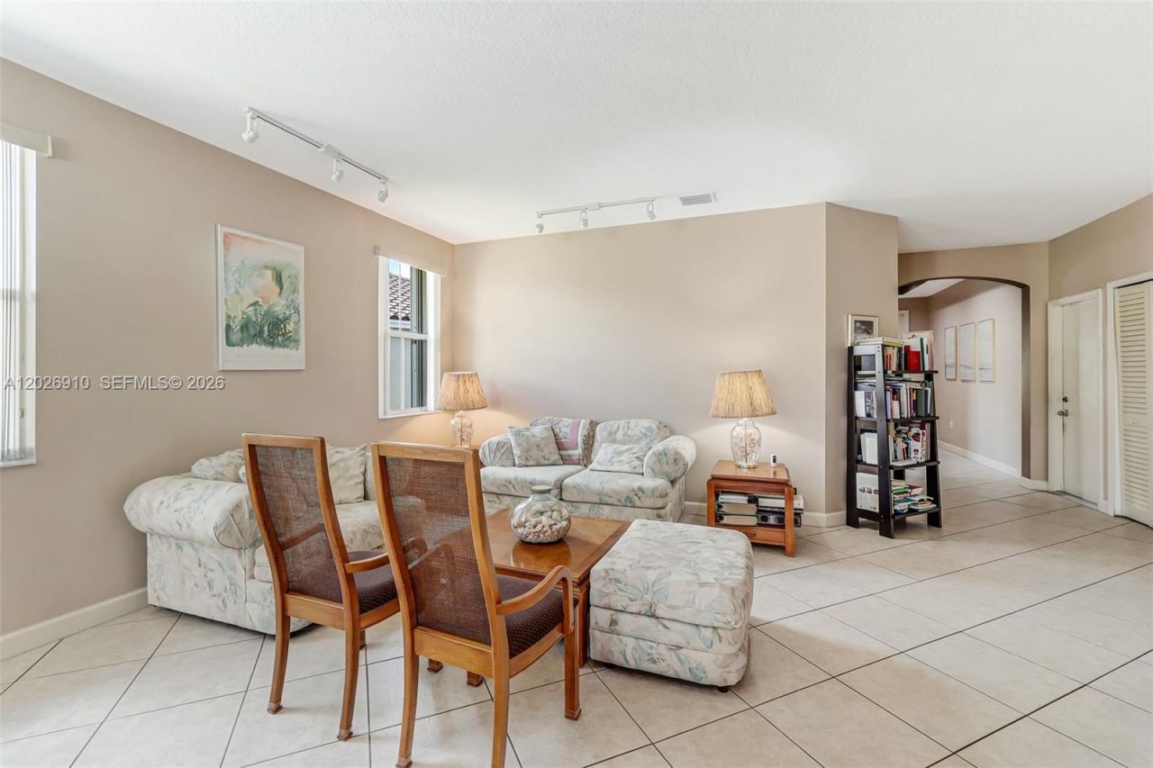 4402 SW 162nd Pl, Miami, FL 33185 Photo