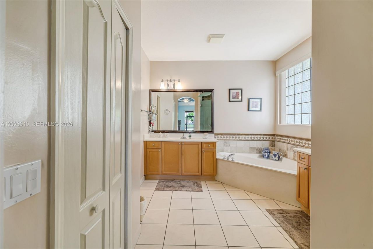 4402 SW 162nd Pl, Miami, FL 33185 Photo