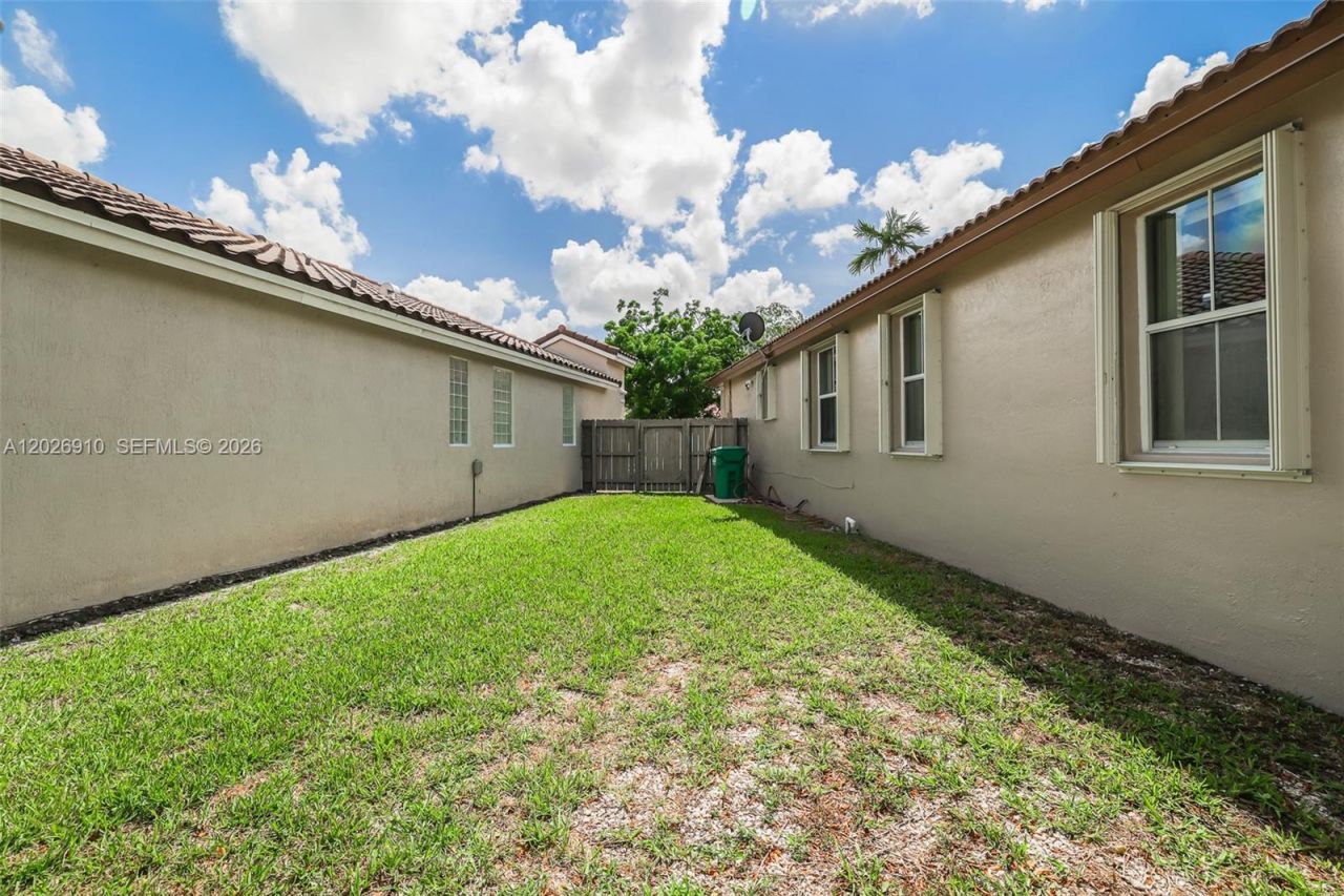 4402 SW 162nd Pl, Miami, FL 33185 Photo