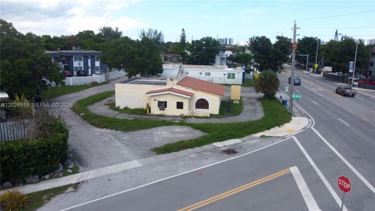 14100 W Dixie Hwy , North Miami, FL 33161 Photo