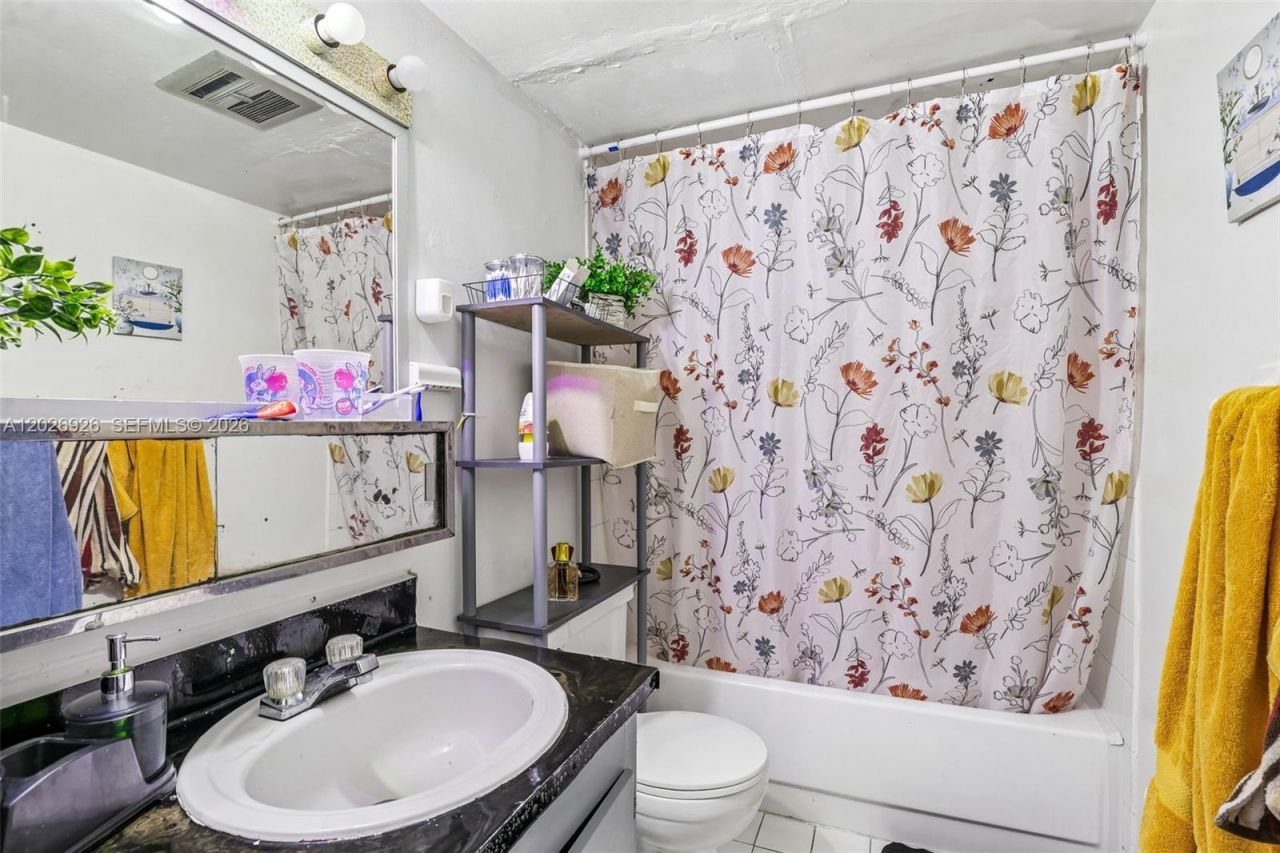 15225 NE 6th Ave, Unit B208, Miami, FL 33162 Photo