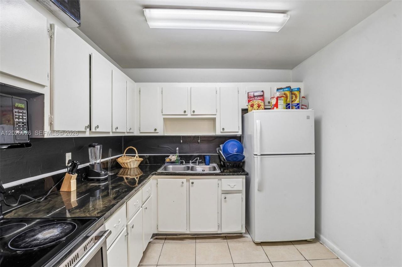 15225 NE 6th Ave, Unit B208, Miami, FL 33162 Photo
