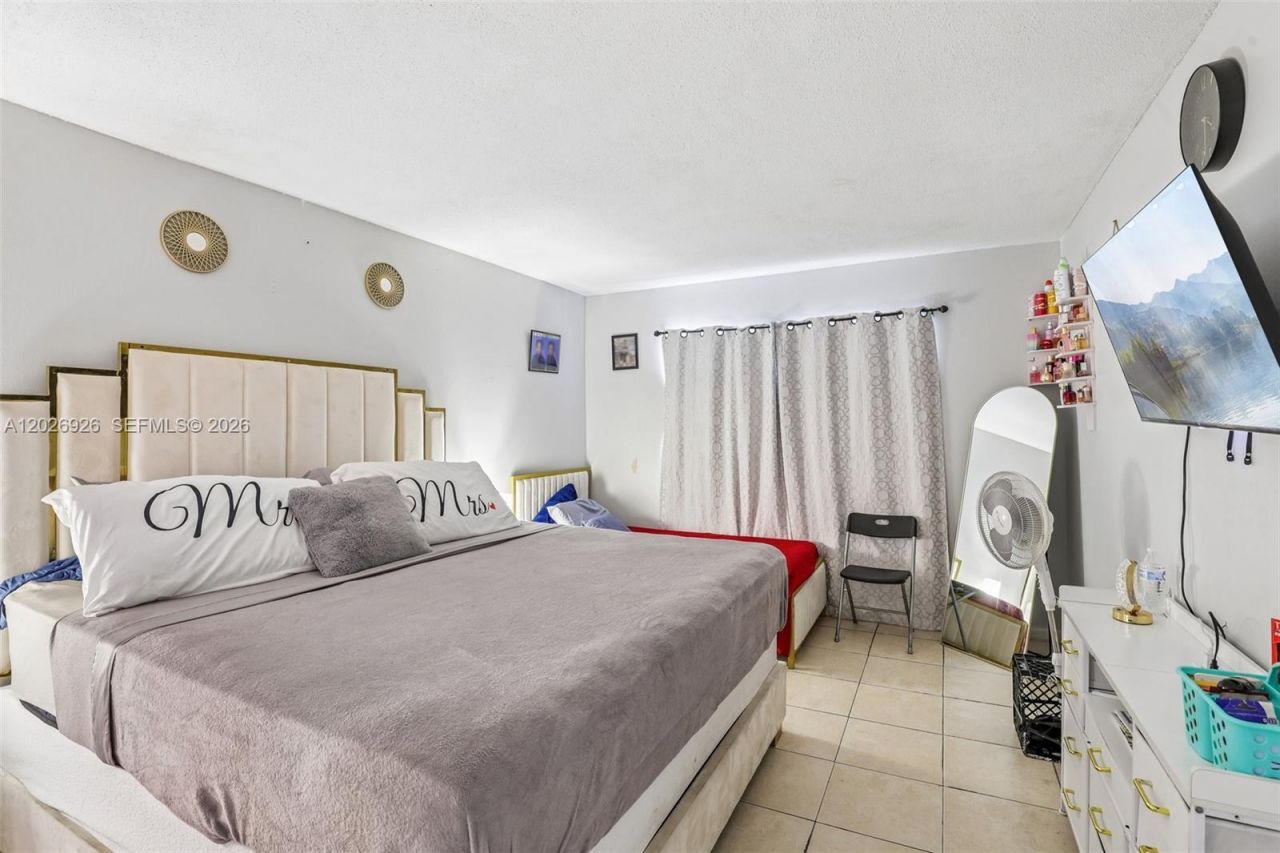 15225 NE 6th Ave, Unit B208, Miami, FL 33162 Photo