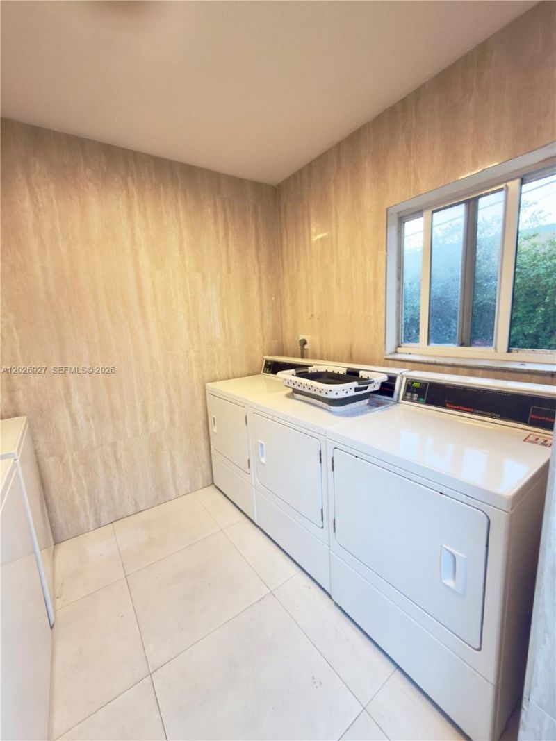 1035 94th St, Unit 3, Bay Harbor Islands, FL 33154 Photo