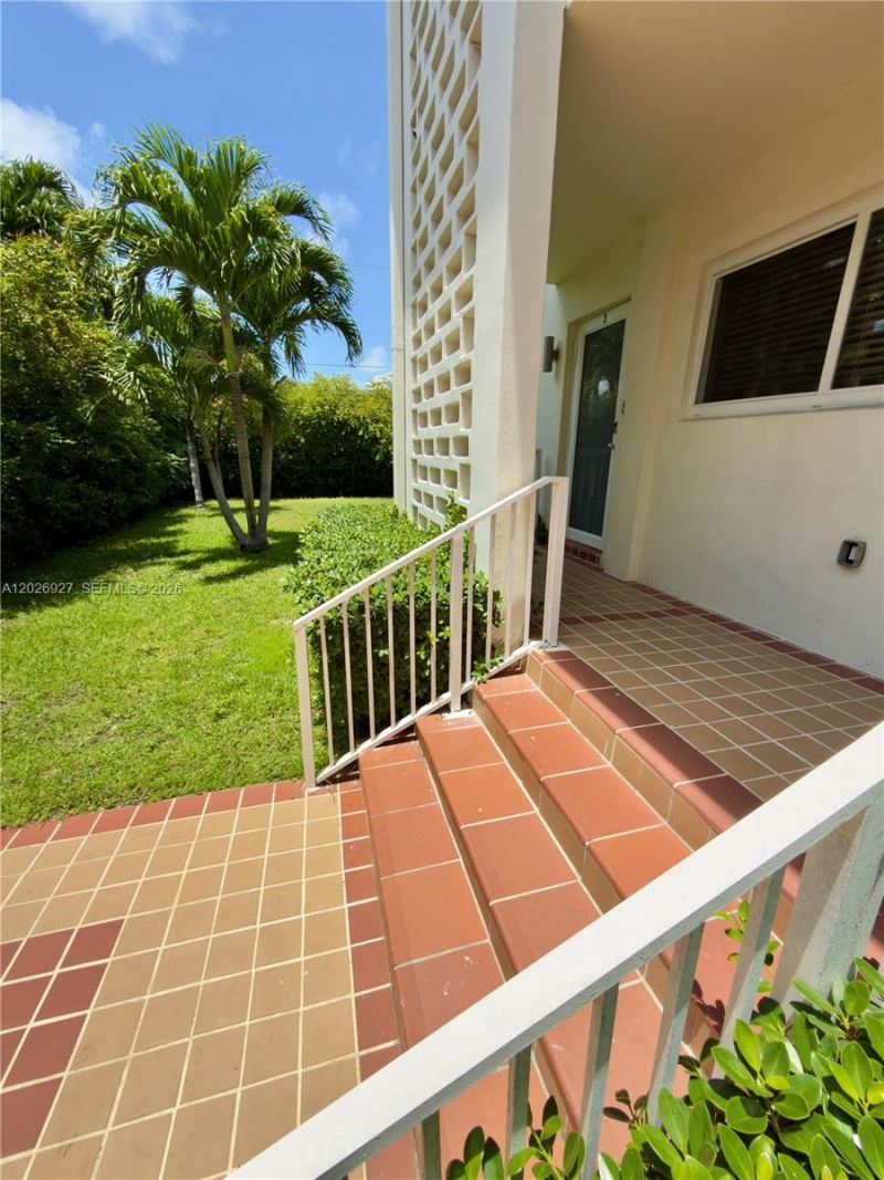 1035 94th St, Unit 3, Bay Harbor Islands, FL 33154 Photo