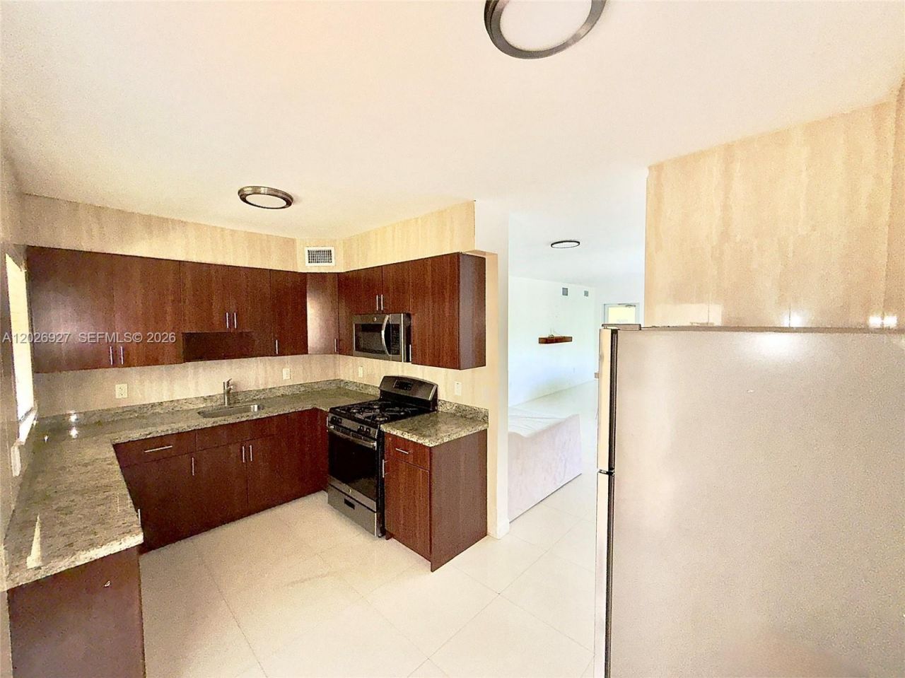 1035 94th St, Unit 3, Bay Harbor Islands, FL 33154 Photo