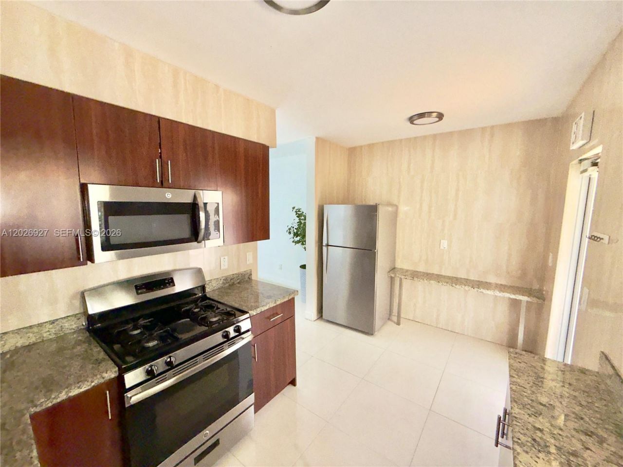 1035 94th St, Unit 3, Bay Harbor Islands, FL 33154 Photo