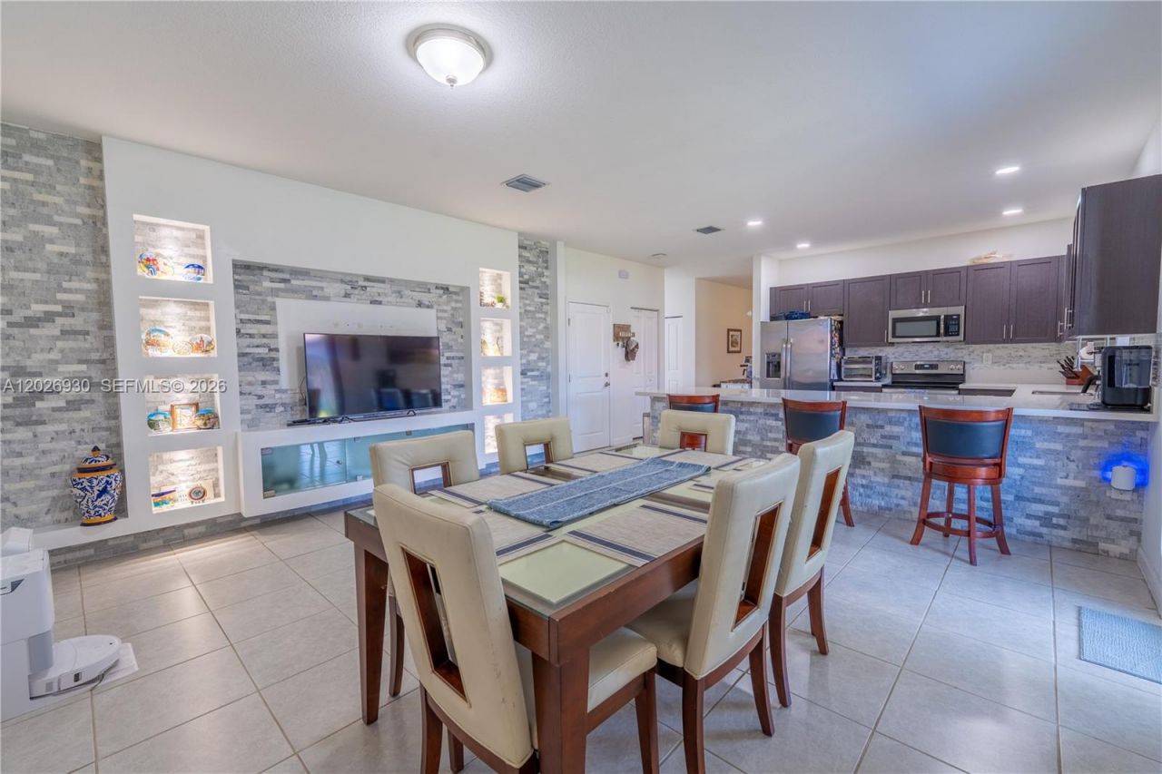 2588 SE 2nd St, Homestead, FL 33033 Photo
