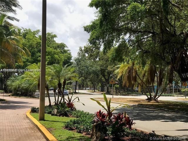 1800 Sans Souci Blvd , Unit 305, North Miami, FL 33181 Photo