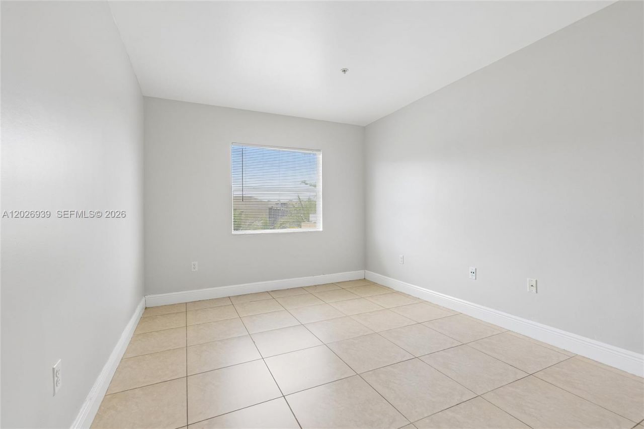 4147 Stirling Rd , Unit 504, Dania Beach, FL 33314 Photo