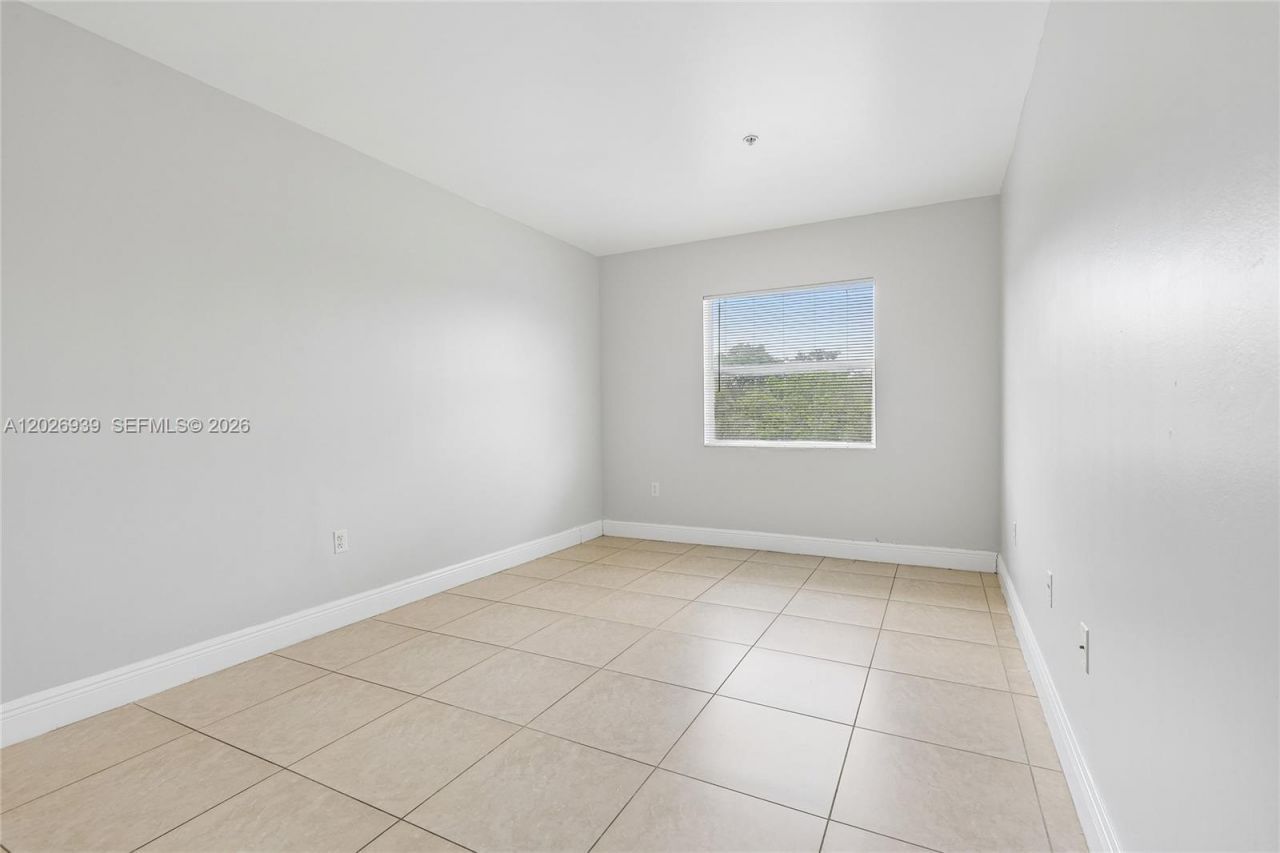 4147 Stirling Rd , Unit 504, Dania Beach, FL 33314 Photo