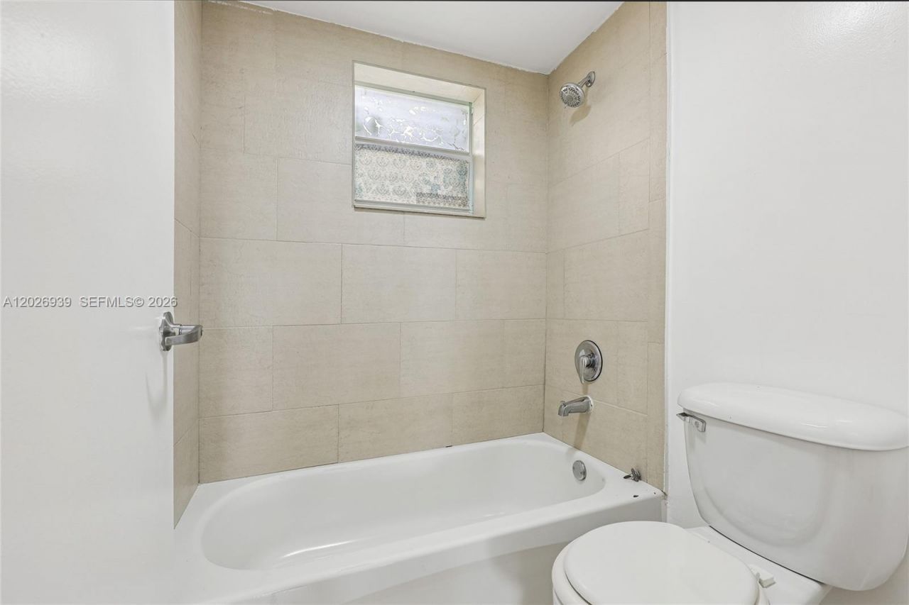 4147 Stirling Rd , Unit 504, Dania Beach, FL 33314 Photo