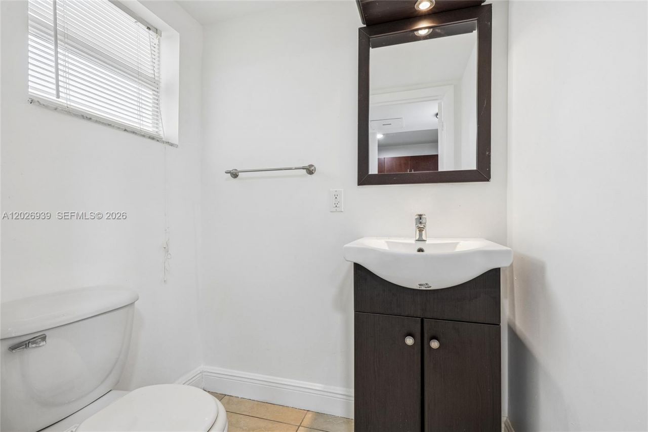 4147 Stirling Rd , Unit 504, Dania Beach, FL 33314 Photo