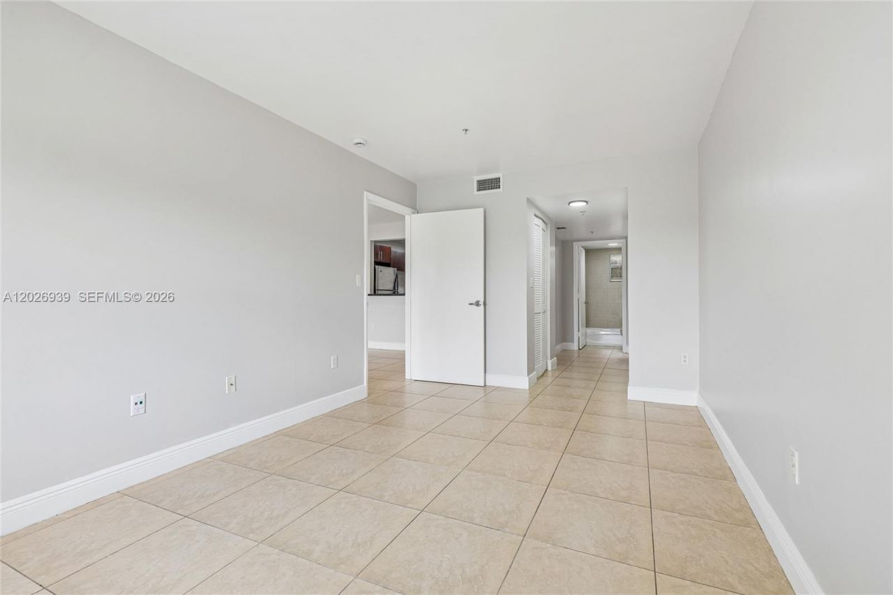 4147 Stirling Rd , Unit 504, Dania Beach, FL 33314 Photo