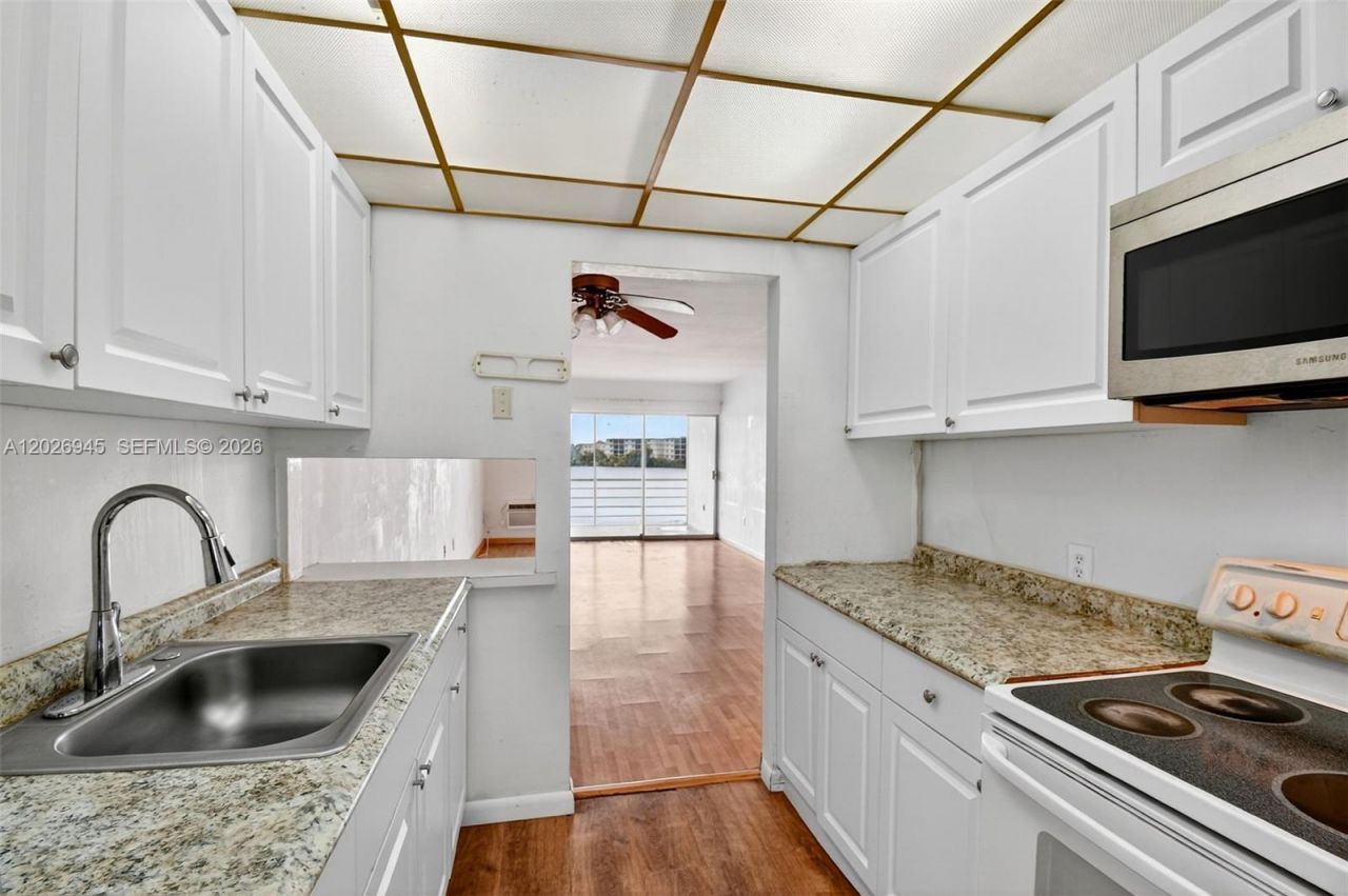 245 NE 191st St , Unit 3022, Miami, FL 33179 Photo