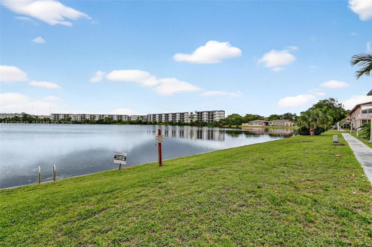 245 NE 191st St , Unit 3022, Miami, FL 33179 Photo