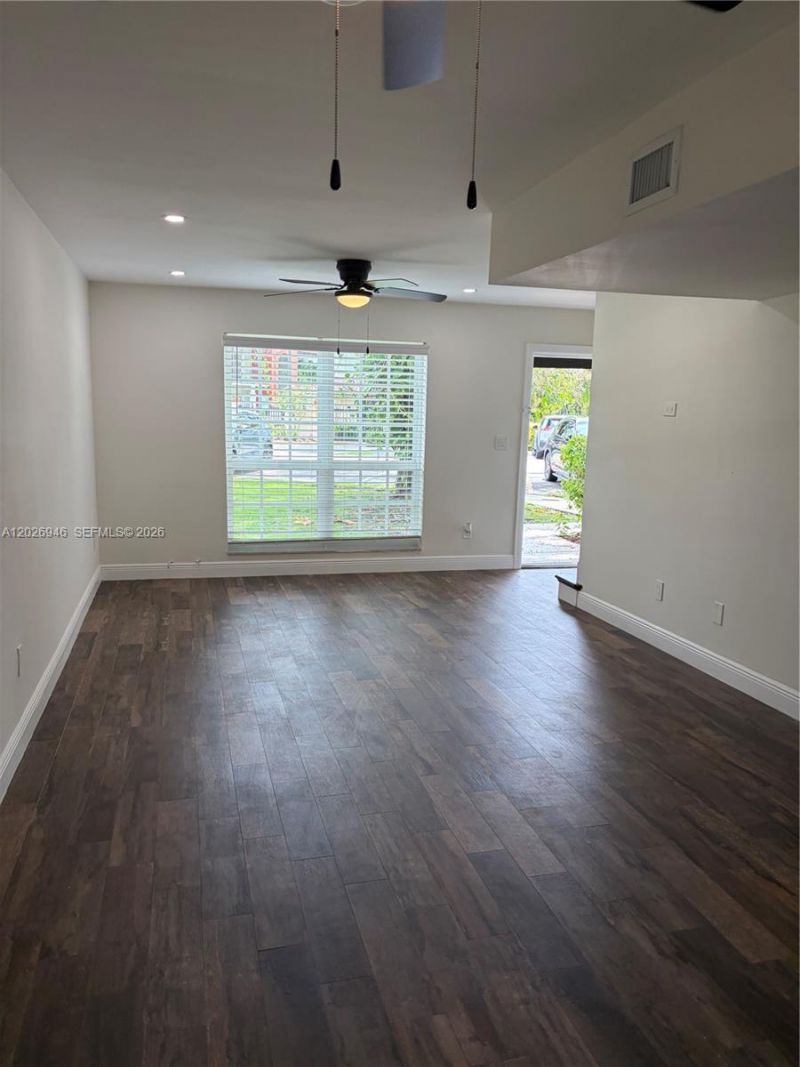 10778 N Kendall Dr , Unit E20, Miami, FL 33176 Photo