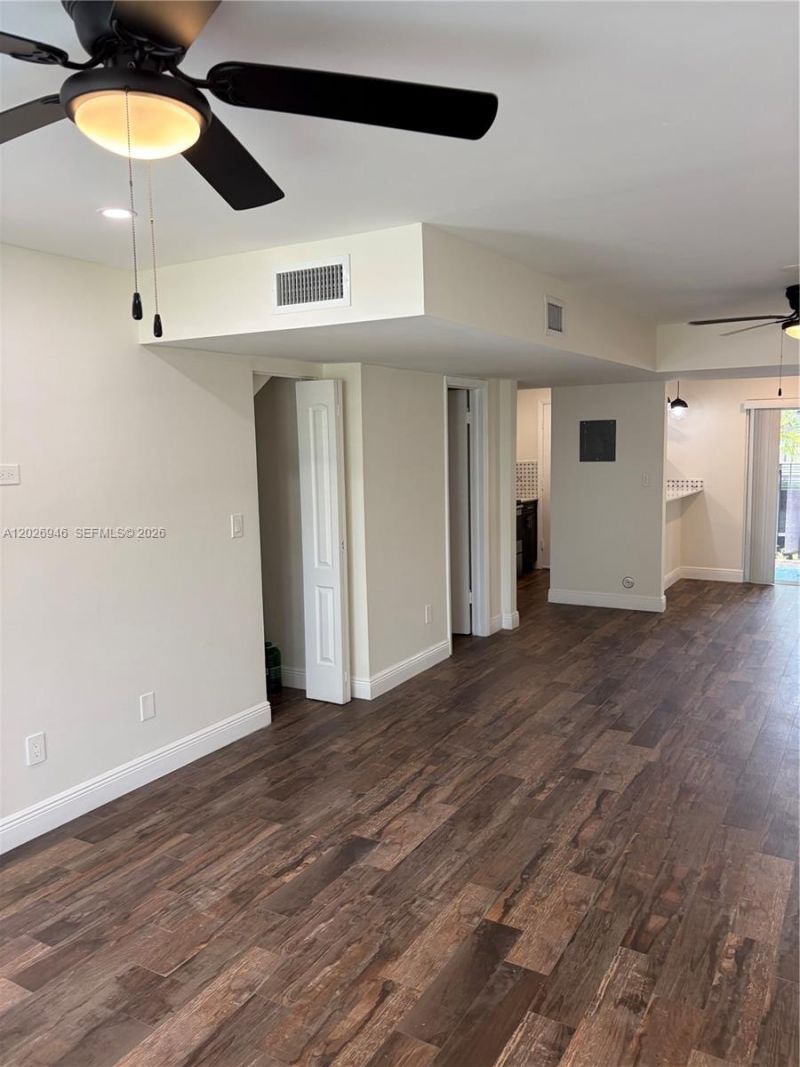 10778 N Kendall Dr , Unit E20, Miami, FL 33176 Photo
