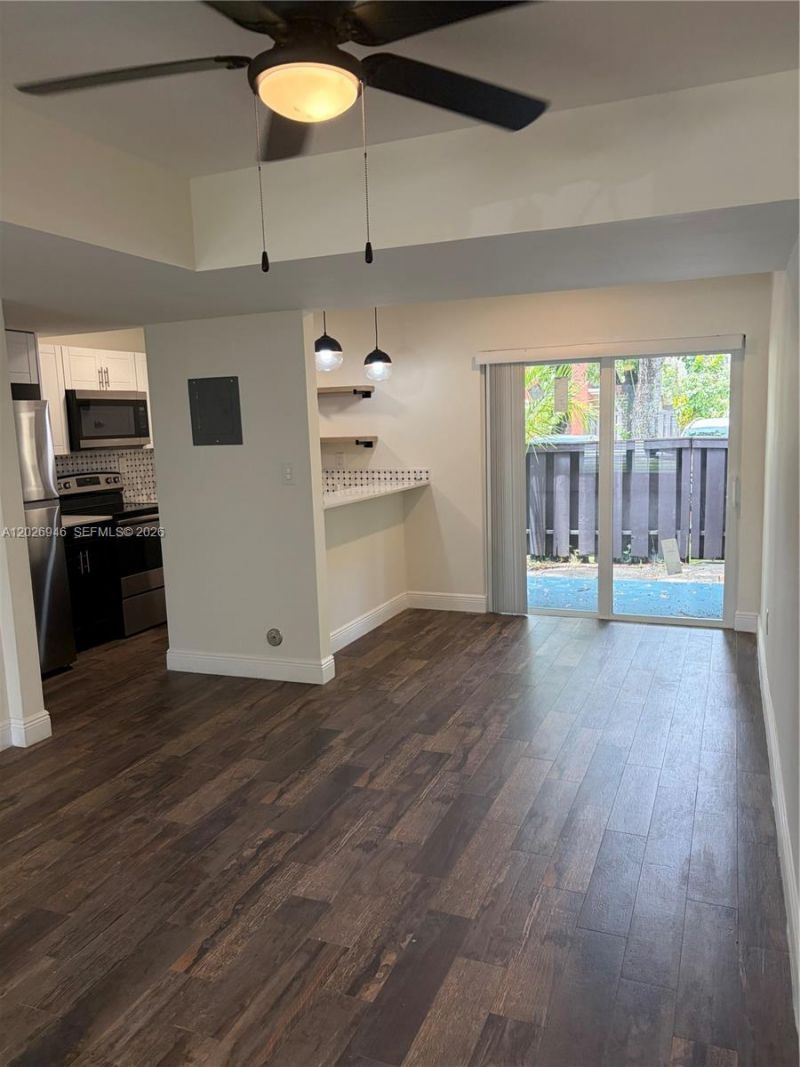 10778 N Kendall Dr , Unit E20, Miami, FL 33176 Photo