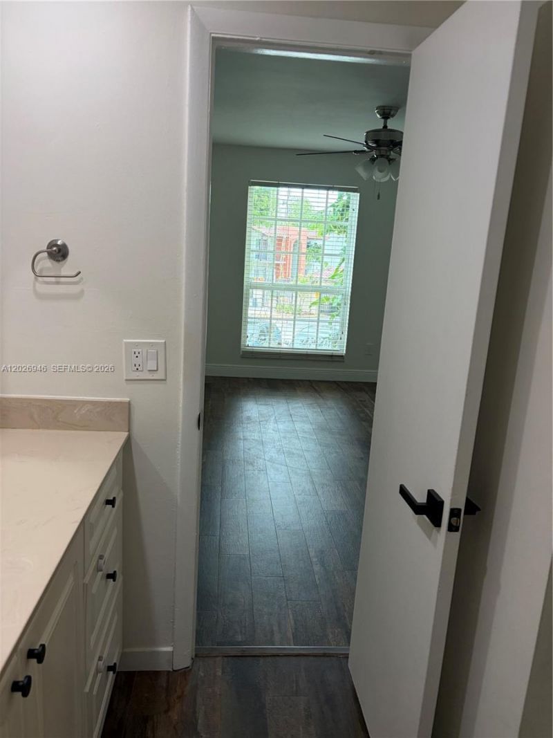 10778 N Kendall Dr , Unit E20, Miami, FL 33176 Photo