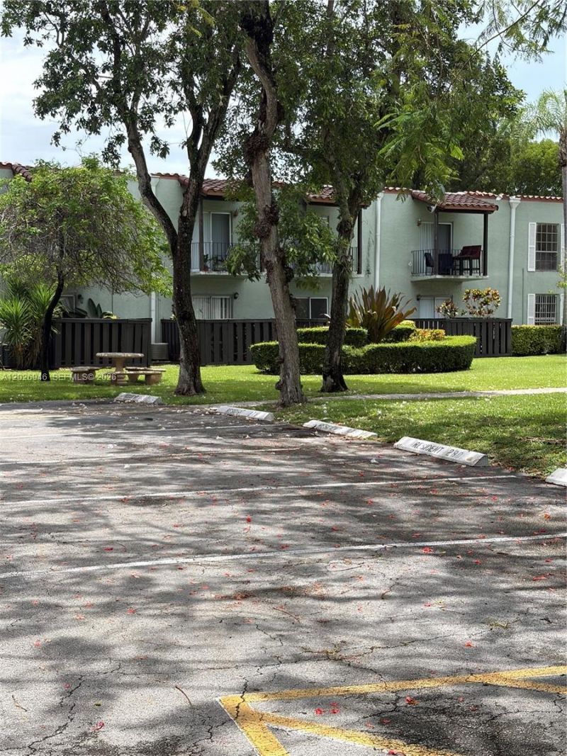 10778 N Kendall Dr , Unit E20, Miami, FL 33176 Photo